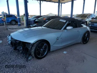 2006 BMW Z4 M z VIN 5UMBT935X6LY52757, wystawiony jako Copart lot #43635665 z przebiegiem 87 864 mil mil oraz Szkody całkowita. Historia ofert i sprzedaży dostępna na DreamBid. Obrazek 1.