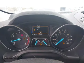 2017 Ford Escape SE z VIN 1FMCU9GDXHUA46689, wystawiony jako IAAI lot #41492523 z przebiegiem 67 401 mil mil oraz . Historia ofert i sprzedaży dostępna na DreamBid. Obrazek 7.