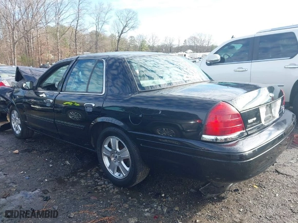 2011 Ford Crown Victoria LX with VIN 2FABP7EV0BX136432, listed as a IAAI auction lot 41294389 with NaN miles. Bid and sale history available at carsss.com. Image 14.