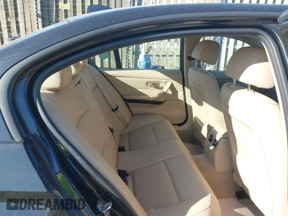 2011 BMW 3 Series 328i xDrive with VIN WBAPK7G52BNN86626, listed as a IAAI auction lot 41861034 with 101,689 mi miles. Bid and sale history available at carsss.com. Image 8.