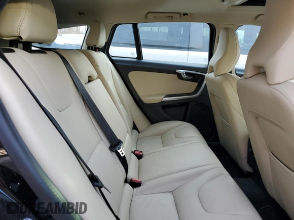 2018 Volvo V60 Dynamic with VIN YV140MEL1J2398668, listed as a Copart auction lot 39866883 with 69,534 mi miles. Bid and sale history available at carsss.com. Image 10.