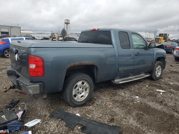 2011 Chevrolet Silverado 1500 LT with VIN 1GCRCSE06BZ303009, listed as a Copart auction lot 47390175 with 202,579 mi miles and Salvage Title. Bid and sale history available at carsss.com. Image 3.