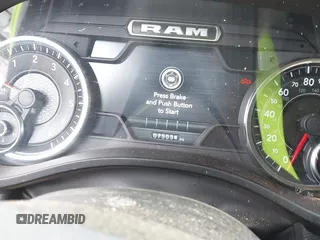 2022 Ram 1500 Big Horn z VIN 1C6SRFBT1NN282837, wystawiony jako IAAI lot #41492037 z przebiegiem 75 034 mil mil oraz . Historia ofert i sprzedaży dostępna na DreamBid. Obrazek 7.