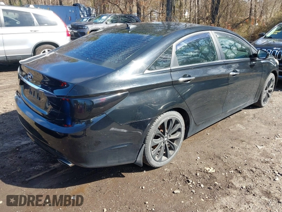 2013 Hyundai Sonata Limited with VIN 5NPEC4AC6DH652692, listed as a IAAI auction lot 41832936 with 209,189 mi miles and . Bid and sale history available at DreamBid. Image 4.