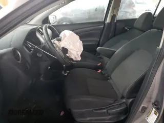 2017 Nissan Versa SV z VIN 3N1CN7AP5HK437552, wystawiony jako Copart lot #45265895 z przebiegiem 168 202 mil mil oraz Szkoda całkowita • Salvage title. Historia ofert i sprzedaży dostępna na DreamBid. Obrazek 7.