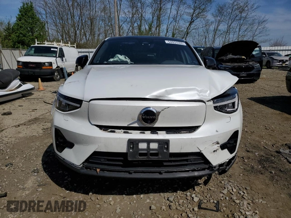 2023 Volvo C40 Plus с VIN YV4ED3GL3P2059521, выставлен на аукционе Copart как лот 54053395 с пробегом 24 902 миль миль и Списание • Salvage title. История ставок и продаж доступна на DreamBid. Изображение 5.