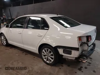 2010 Volkswagen Jetta SE с VIN 3VWRZ7AJ0AM162980, выставлен на аукционе IAAI как лот 42275941 с пробегом 88 142 миль миль и . История ставок и продаж доступна на DreamBid. Изображение 3.