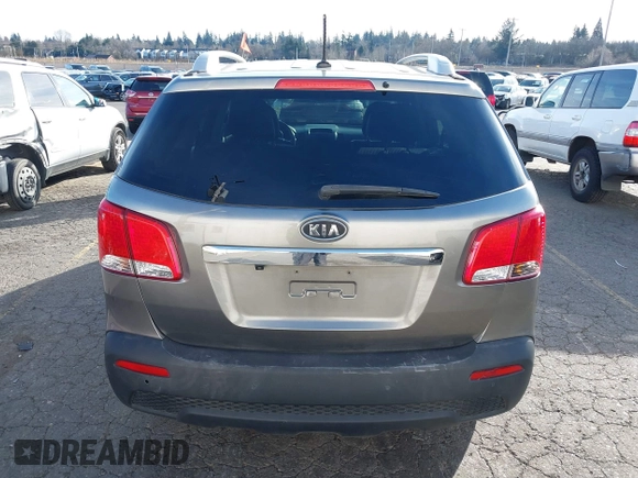 2011 Kia Sorento LX with VIN 5XYKT3A15BG180713, listed as a IAAI auction lot 41556092 with 135,146 mi miles. Bid and sale history available at carsss.com. Image 16.