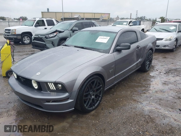 2007 Ford Mustang GT Deluxe with VIN 1ZVFT82H575260357, listed as a IAAI auction lot 41660003 with 192,320 mi miles. Bid and sale history available at carsss.com. Image 16.