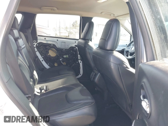 2018 Jeep Cherokee Latitude Plus with VIN 1C4PJLLB0JD584971, listed as a IAAI auction lot 41460976 with 64,100 mi miles. Bid and sale history available at carsss.com. Image 8.