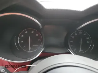 2020 Alfa Romeo Stelvio z VIN ZASPAJAN1L7C92420, wystawiony jako Copart lot #41972755 z przebiegiem Nie podano mil oraz Nie do naprawy. Historia ofert i sprzedaży dostępna na DreamBid. Obrazek 9.