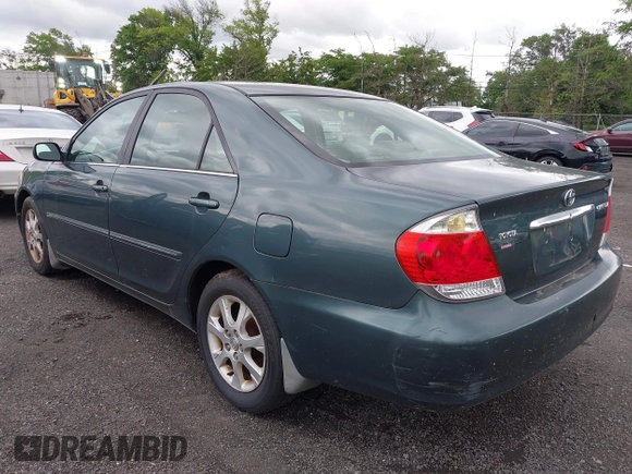 2006 Toyota Camry STD z VIN 4T1BE30K16U109299, wystawiony jako IAAI lot #42305401 z przebiegiem 300 503 mil mil oraz . Historia ofert i sprzedaży dostępna na DreamBid. Obrazek 3.