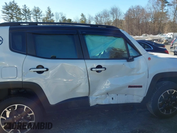 2023 Jeep Renegade Trailhawk z VIN ZACNJDC13PPP40710, wystawiony jako IAAI lot #41744475 z przebiegiem 17 057 mil mil oraz . Historia ofert i sprzedaży dostępna na DreamBid. Obrazek 14.