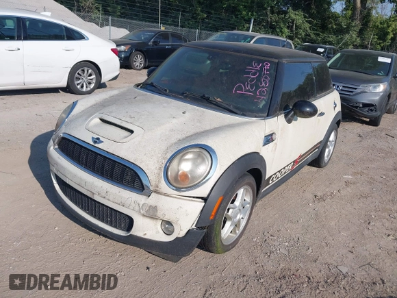 2007 MINI Hardtop S z VIN WMWMF73567TL88079, wystawiony jako IAAI lot #42820770 z przebiegiem Nie podano mil oraz . Historia ofert i sprzedaży dostępna na DreamBid. Obrazek 2.