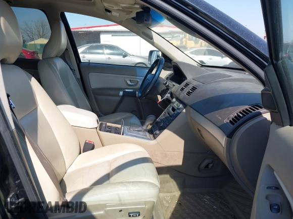 2013 Volvo XC90 Premier Plus with VIN YV4952CZ9D1668990, listed as a IAAI auction lot 41757093 with 120,792 mi miles. Bid and sale history available at carsss.com. Image 5.