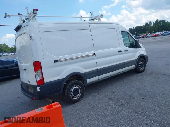 2023 Ford Transit Cargo z VIN 1FTBR1C85PKB34166, wystawiony jako IAAI lot #42216076 z przebiegiem 62 442 mil mil oraz . Historia ofert i sprzedaży dostępna na DreamBid. Obrazek 4.