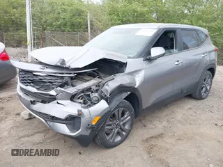 2021 Kia Seltos LX z VIN KNDEPCAA8M7104890, wystawiony jako IAAI lot #42059596 z przebiegiem 44 587 mil mil oraz . Historia ofert i sprzedaży dostępna na DreamBid. Obrazek 17.