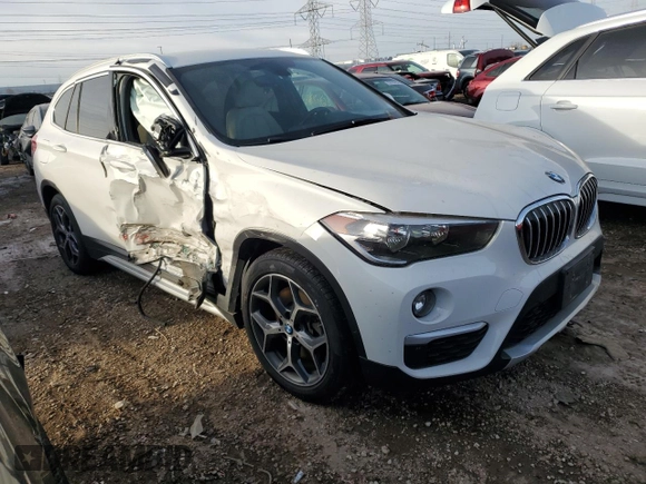 2018 BMW X1 xDrive28i with VIN WBXHT3C34J5L26974, listed as a Copart auction lot 72860592 with 45,220 mi miles. Bid and sale history available at carsss.com. Image 4.