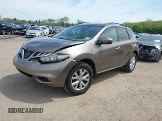 2011 Nissan Murano SL z VIN JN8AZ1MW8BW170528, wystawiony jako IAAI lot #42216327 z przebiegiem 131 687 mil mil oraz . Historia ofert i sprzedaży dostępna na DreamBid. Obrazek 2.