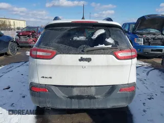 2018 Jeep Cherokee Latitude z VIN 1C4PJMCB1JD589697, wystawiony jako IAAI lot #41541689 z przebiegiem 131 694 mil mil oraz . Historia ofert i sprzedaży dostępna na DreamBid. Obrazek 16.