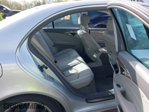 2009 Mercedes-Benz E 350 Luxury with VIN WDBUF56X19B418018, listed as a IAAI auction lot 42060912 with 131,210 mi miles and . Bid and sale history available at DreamBid. Image 8.