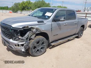 2022 Ram 1500 Big Horn z VIN 1C6RREFT2NN253608, wystawiony jako IAAI lot #42020587 z przebiegiem 44 509 mil mil oraz . Historia ofert i sprzedaży dostępna na DreamBid. Obrazek 20.
