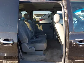 2004 Kia Sedona LX with VIN KNDUP131X46601278, listed as a IAAI auction lot 41472321 with 202,212 mi miles. Bid and sale history available at carsss.com. Image 8.
