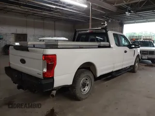 2018 Ford F-250 XL с VIN 1FT7X2A60JEC48083, выставлен на аукционе IAAI как лот 42175872 с пробегом 213 705 миль миль и . История ставок и продаж доступна на DreamBid. Изображение 4.