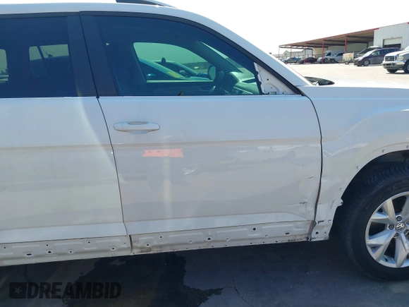 2018 Volkswagen Atlas S with VIN 1V2AP2CA1JC565274, listed as a IAAI auction lot 41686934 with 68,289 mi miles and . Bid and sale history available at DreamBid. Image 19.