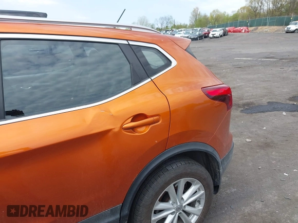 2017 Nissan Rogue SL with VIN JN1BJ1CR2HW103602, listed as a IAAI auction lot 42124914 with 59,780 mi miles and . Bid and sale history available at DreamBid. Image 6.