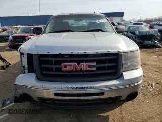 2010 GMC Sierra 1500 with VIN 1GTSKTE38AZ236366, listed as a Copart auction lot 49142155 with 199,147 mi miles and Salvage Title. Bid and sale history available at DreamBid. Image 5.