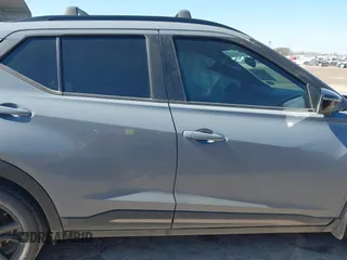 2021 Nissan Kicks SR z VIN 3N1CP5DV7ML556734, wystawiony jako IAAI lot #41652580 z przebiegiem 52 042 mil mil oraz . Historia ofert i sprzedaży dostępna na DreamBid. Obrazek 14.