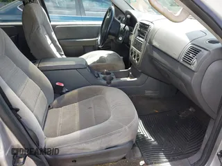 2005 Ford Explorer XLT with VIN 1FMDU73E05UA46123, listed as a IAAI auction lot 42511282 with 140,681 mi miles and . Bid and sale history available at DreamBid. Image 5.
