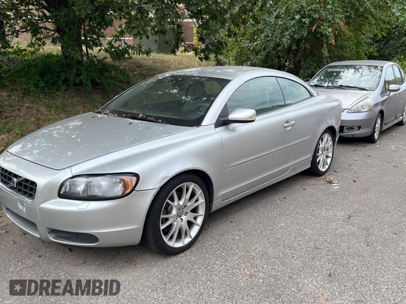 2006 Volvo C70 with VIN YV1MC68276J001385, listed as a Copart auction lot 72410764 with 109,543 mi miles and Clean Title. Bid and sale history available at carsss.com. Image 2.