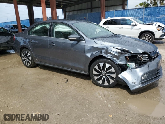 2015 Volkswagen Jetta Sedan Hybrid SEL Premium with VIN 3VW637AJ0FM314252, listed as a Copart auction lot 45937674 with 89,847 mi miles. Bid and sale history available at carsss.com. Image 4.