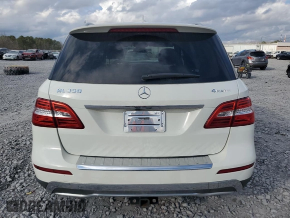2012 Mercedes-Benz M 350 z VIN 4JGDA5HB4CA001020, wystawiony jako Copart lot #44349605 z przebiegiem 158 217 mil mil oraz Szkoda całkowita • Salvage title. Historia ofert i sprzedaży dostępna na DreamBid. Obrazek 6.