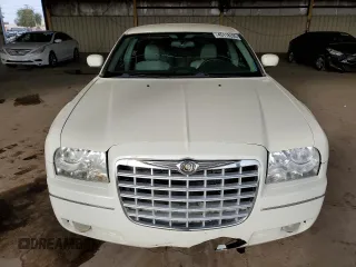 2005 Chrysler 300 with VIN 2C3JA53G05H679296, listed as a Copart auction lot 45118205 with 86,649 mi miles and Salvage Title. Bid and sale history available at carsss.com. Image 5.