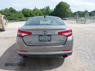 2013 Kia Optima SX с VIN 5XXGR4A68DG135049, выставлен на аукционе IAAI как лот 42551277 с пробегом 80 747 миль миль и . История ставок и продаж доступна на DreamBid. Изображение 16.