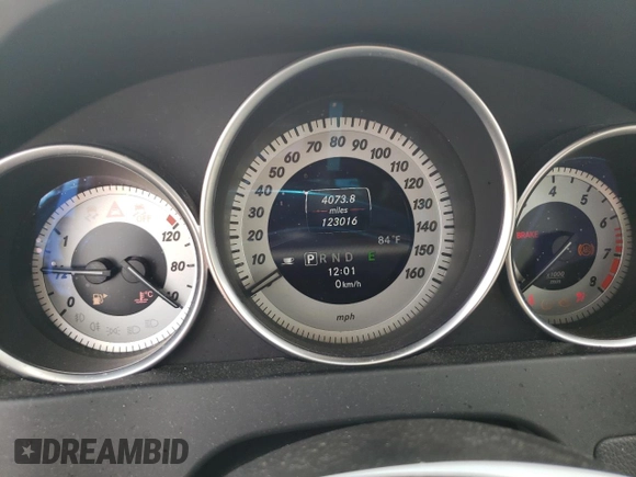 2013 Mercedes-Benz C 250 Sport z VIN WDDGF4HB9DR263699, wystawiony jako Copart lot #51379384 z przebiegiem 123 016 mil mil oraz Szkoda całkowita • Salvage title. Historia ofert i sprzedaży dostępna na DreamBid. Obrazek 9.