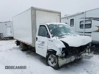2020 Chevrolet Express Commercial z VIN 1HA0GSFG4LN006995, wystawiony jako Copart lot #82510034 z przebiegiem Nie podano mil oraz Szkoda całkowita • Salvage title. Historia ofert i sprzedaży dostępna na DreamBid. Obrazek 1.