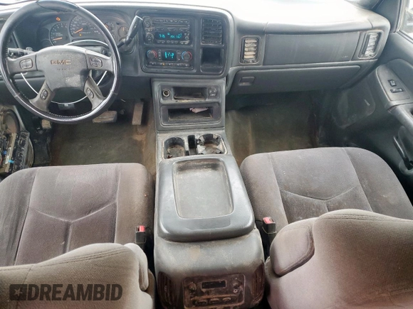 2006 GMC Sierra 1500 SLE1 z VIN 2GTEC13T561146383, wystawiony jako Copart lot #59738675 z przebiegiem 268 109 mil mil oraz Czysty tytuł • Clean title. Historia ofert i sprzedaży dostępna na DreamBid. Obrazek 8.