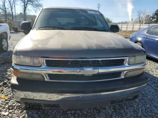 2003 Chevrolet Suburban LT with VIN 1GNEC16Z93J235334, listed as a Copart auction lot 87717995 with 299,627 mi miles and Salvage Title. Bid and sale history available at carsss.com. Image 5.