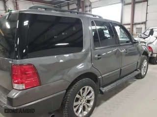2005 Ford Expedition Special Service with VIN 1FMPU16555LA94194, listed as a IAAI auction lot 41705190 with 86,637 mi miles. Bid and sale history available at carsss.com. Image 14.