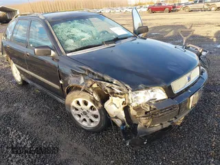 2002 Volvo V40 z VIN YV1VW29512F803232, wystawiony jako IAAI lot #41117493 z przebiegiem 195 964 mil mil oraz . Historia ofert i sprzedaży dostępna na DreamBid. Obrazek 18.