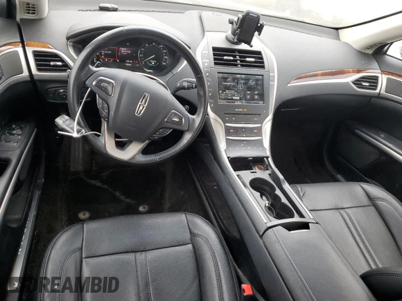 2015 Lincoln MKZ z VIN 3LN6L2G93FR624560, wystawiony jako Copart lot #43999515 z przebiegiem 125 011 mil mil oraz Czysty tytuł • Clean title. Historia ofert i sprzedaży dostępna na DreamBid. Obrazek 8.