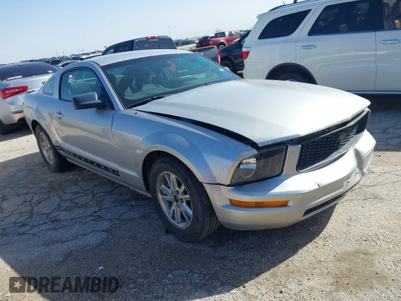 2009 Ford Mustang with VIN 1ZVHT80N695109225, listed as a IAAI auction lot 41692408 with 241,122 mi miles and . Bid and sale history available at carsss.com. Image 1.