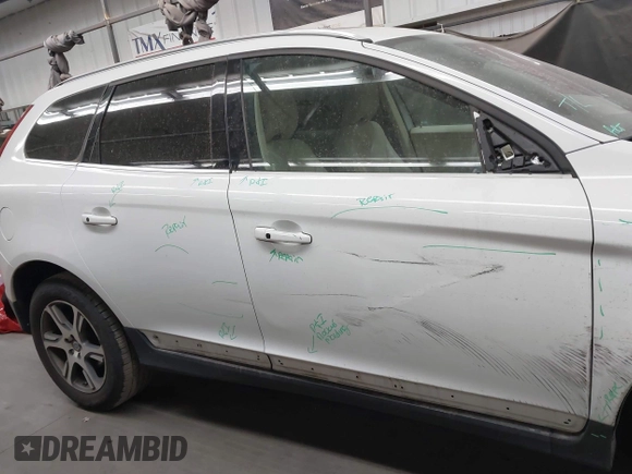 2011 Volvo XC60 3.0T with VIN YV4902DZ4B2179224, listed as a IAAI auction lot 42272698 with 95,022 mi miles and . Bid and sale history available at DreamBid. Image 13.