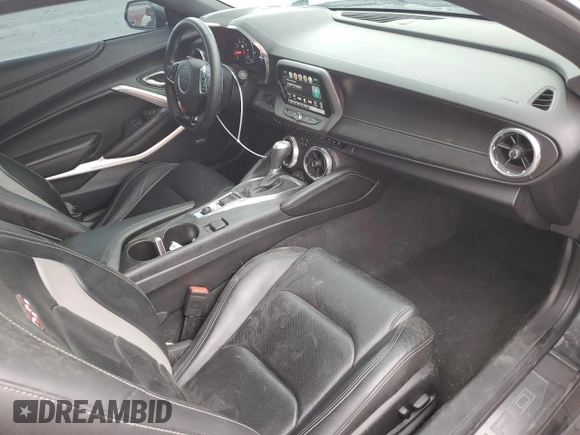 2016 Chevrolet Camaro 2SS z VIN 1G1FH1R74G0180482, wystawiony jako Copart lot #55686085 z przebiegiem 63 803 mil mil oraz Szkoda całkowita • Salvage title. Historia ofert i sprzedaży dostępna na DreamBid. Obrazek 8.