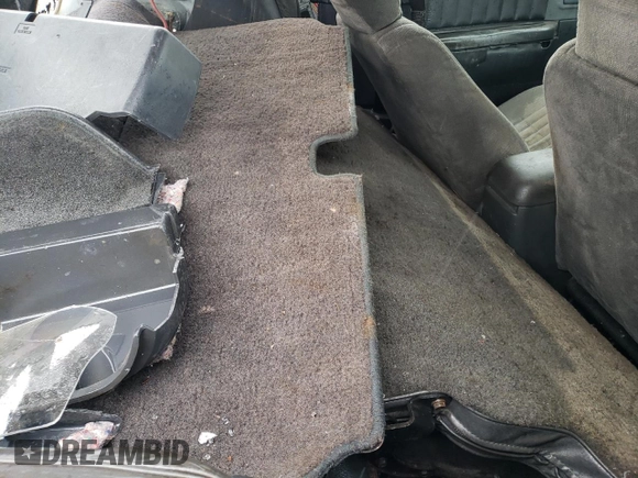 1984 Chevrolet Blazer z VIN 1G8CS18B1E0174714, wystawiony jako Copart lot #73002764 z przebiegiem Nie podano mil oraz Szkoda całkowita • Salvage title. Historia ofert i sprzedaży dostępna na DreamBid. Obrazek 10.