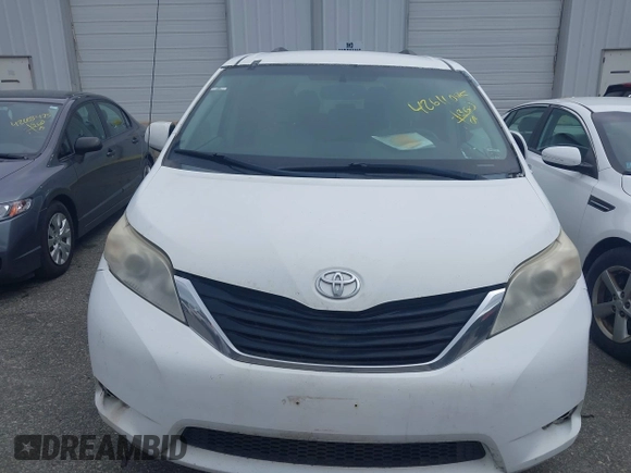 2011 Toyota Sienna LE AAS z VIN 5TDKK3DC7BS051343, wystawiony jako IAAI lot #42611095 z przebiegiem 211 223 mil mil oraz . Historia ofert i sprzedaży dostępna na DreamBid. Obrazek 12.